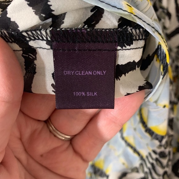 ☀️ Hale Bob Silk Geo Pattern Blouse - Picture 8 of 9